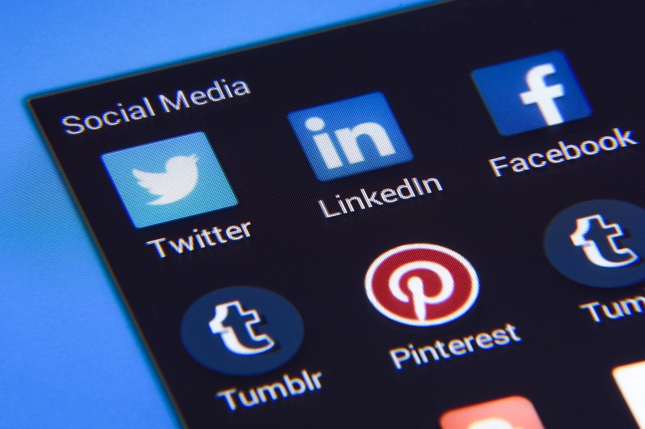 αλλεγές στη βιομηχανία των Social media Sites