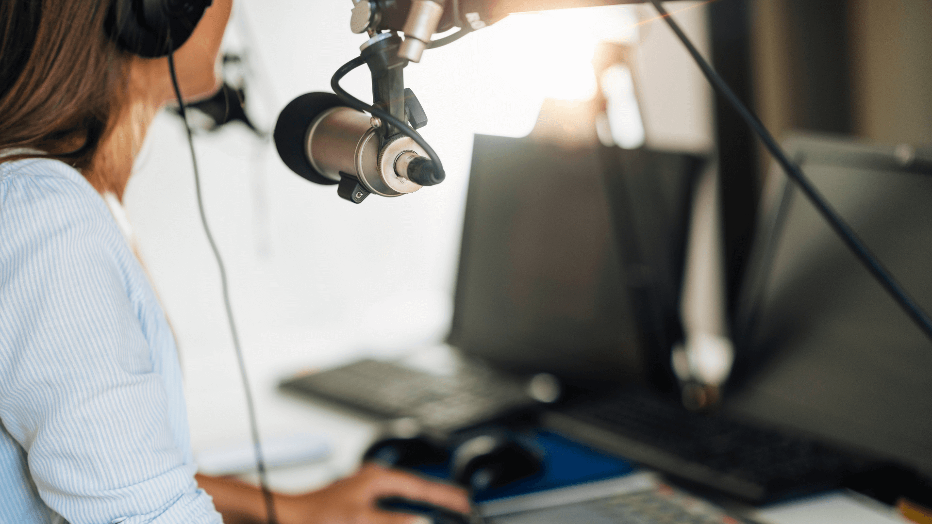 Γιατί πρέπει να ξεκινήσετε ένα Podcast για την επιχείρησή σας 